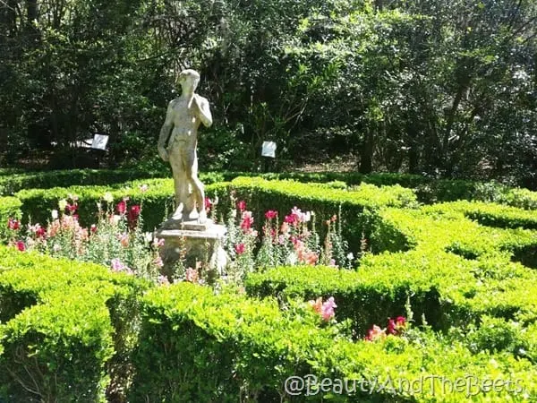 statue gardens Magnolia Plantation Beauty and the Beets