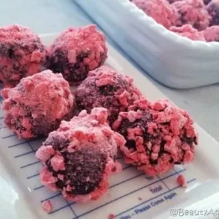 Strawberry Cereal Chocolate Truffles