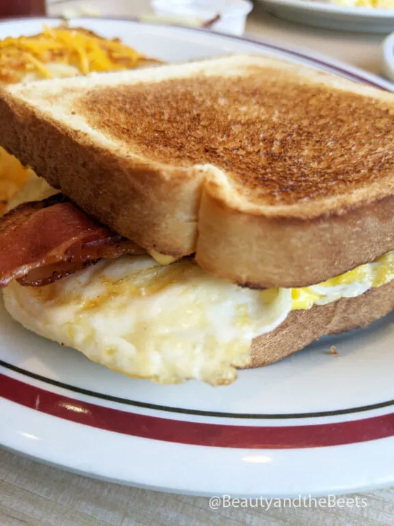 One of the few good things about 2AM is Waffle House coffee, a cheese  omelette and crispy bacon 😋 : r/wafflehouse