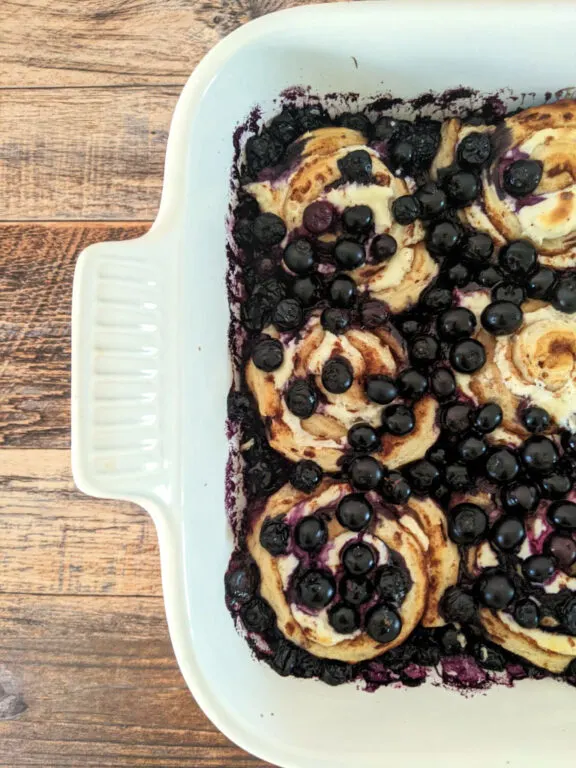 These fresh blueberry cinnamon rolls are exactly what you need when unexpected guests drop by, or when you just want something quick and easy!